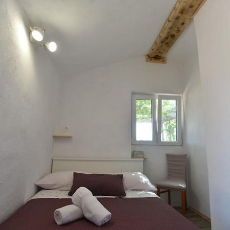Cottage Rugonj Stari Grad  Eksteriør billede