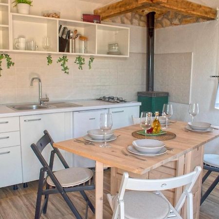 Cottage Rugonj Stari Grad  Eksteriør billede