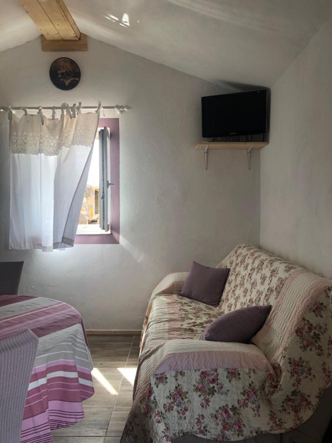 Cottage Rugonj Stari Grad  Eksteriør billede