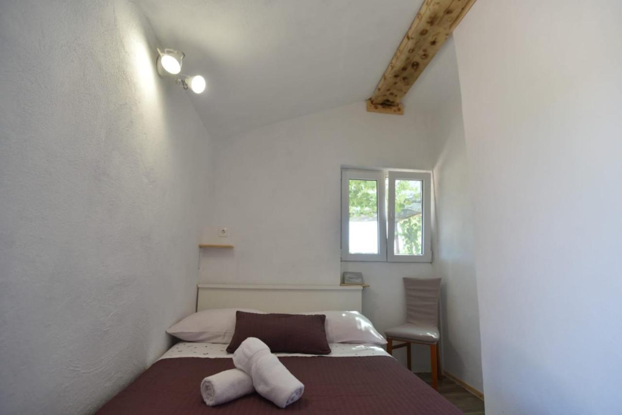 Cottage Rugonj Stari Grad  Eksteriør billede