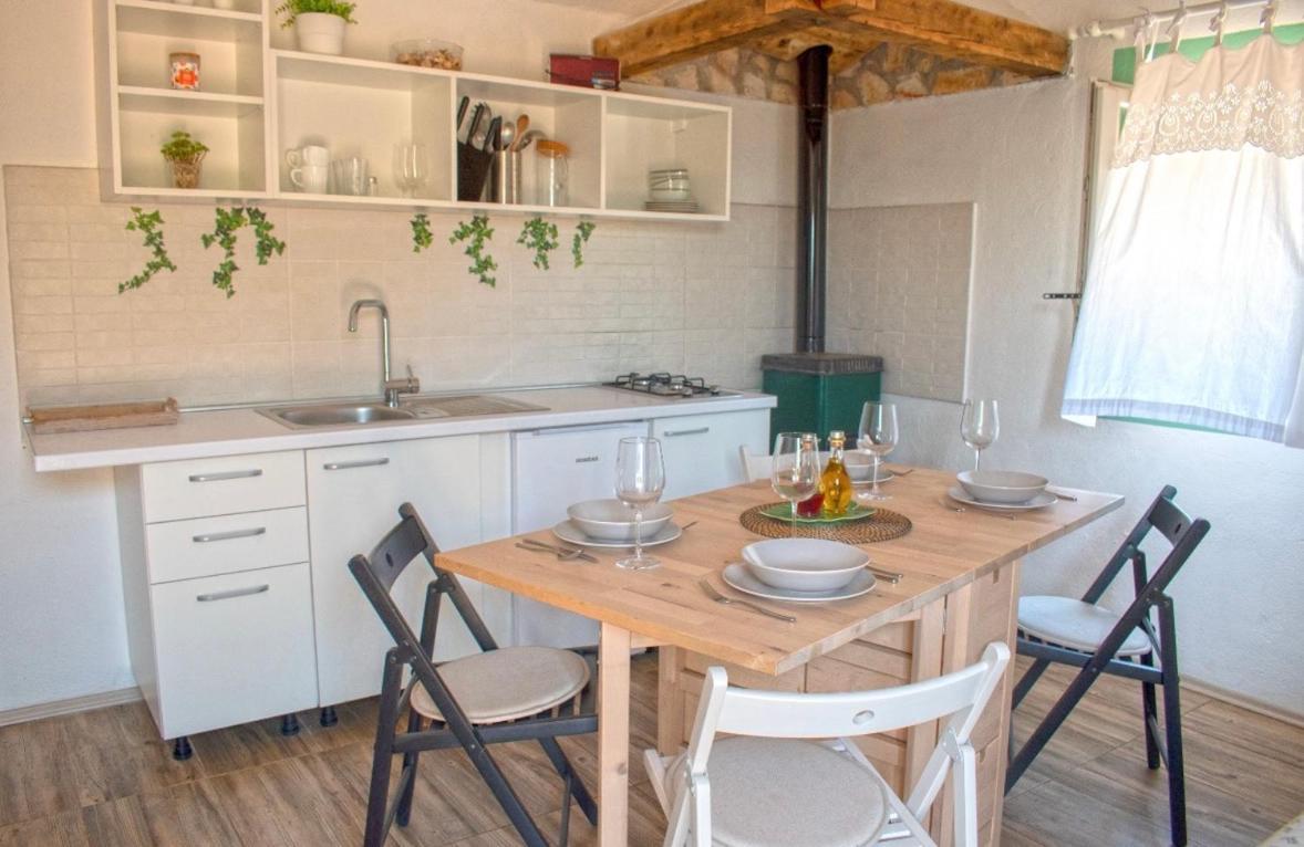 Cottage Rugonj Stari Grad  Eksteriør billede